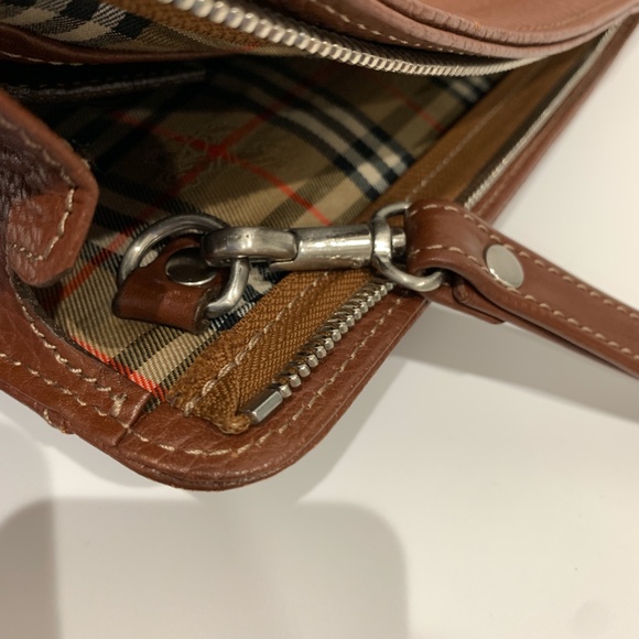 Burberrys Brown Leather Boston Sku#85586 (Gently used, rubbing, lost shape) - Picture 14 of 15